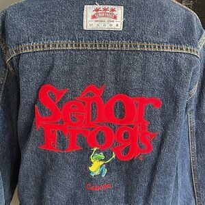 Senor Frogs Cancun embroidered appliqué back logo jean jacket. Large.